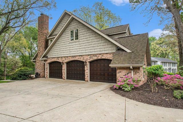 51086 Woodcliff Court, Granger, IN 46530