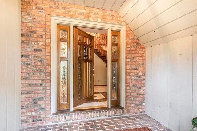 51086 Woodcliff Court, Granger, IN 46530