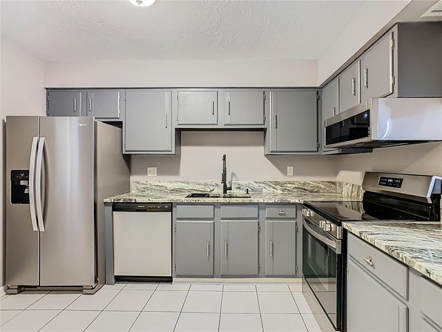 130 E JOHNSON AVENUE 206, Lake Wales, FL 33853