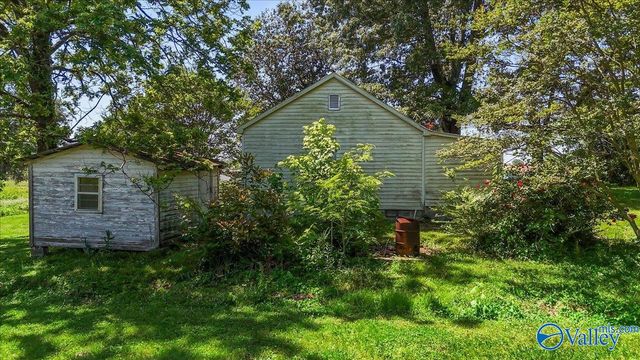 5109 Old Moulton Road, Decatur, AL 35603