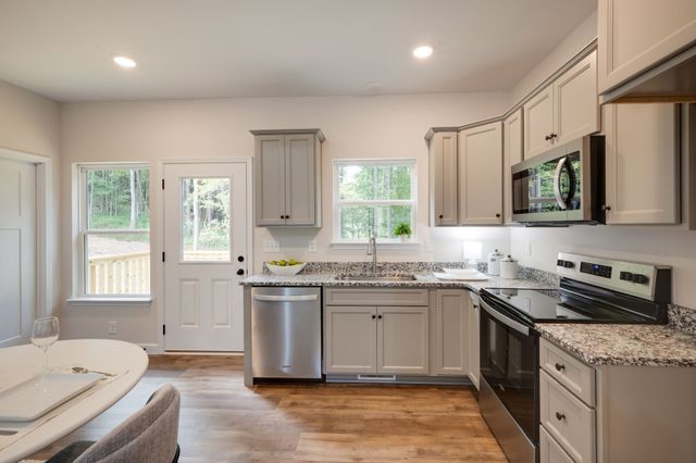 149 Lynn Lane, Charlotte, TN 37036