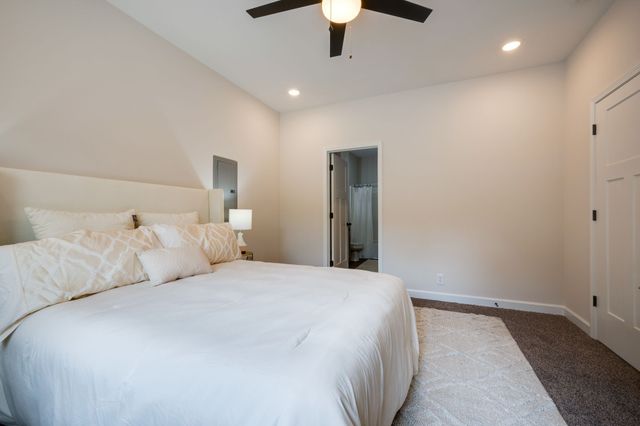 149 Lynn Lane, Charlotte, TN 37036