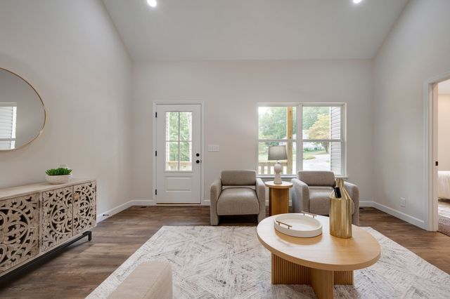 149 Lynn Lane, Charlotte, TN 37036