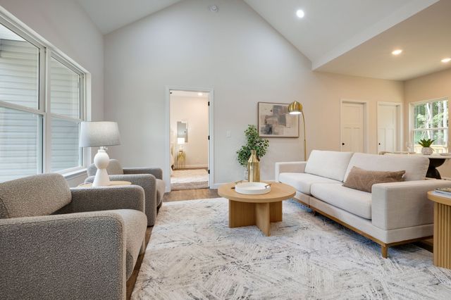 149 Lynn Lane, Charlotte, TN 37036