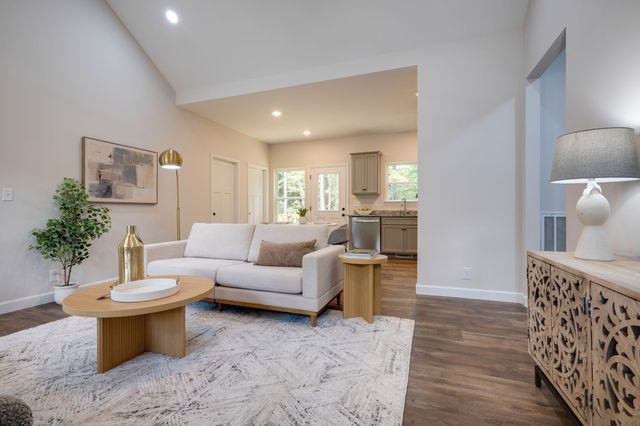 149 Lynn Lane, Charlotte, TN 37036