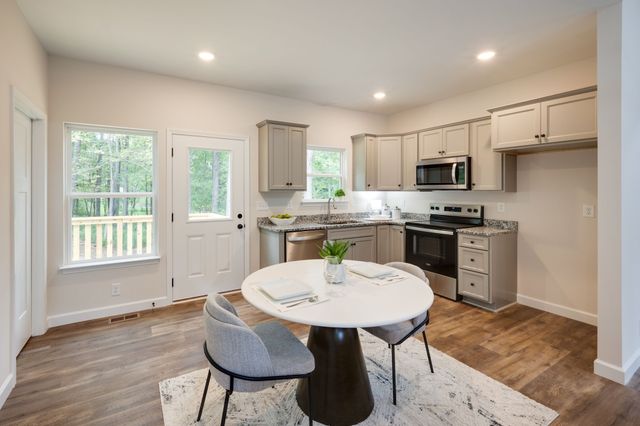 149 Lynn Lane, Charlotte, TN 37036