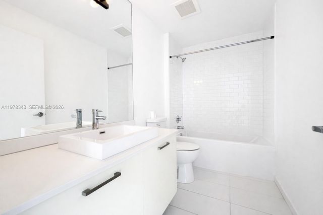 151 SE 1st St 3007, Miami, FL 33131