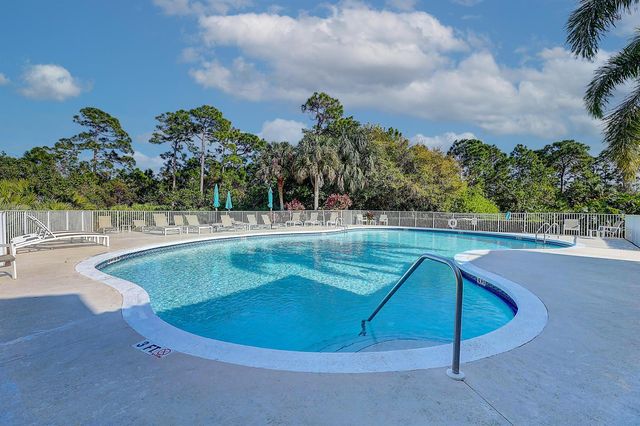 4530 NW Exchange Avenue, Jensen Beach, FL 34957