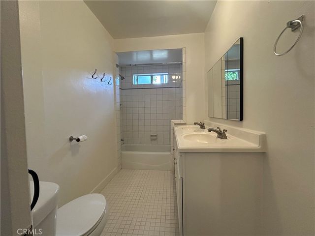 214 E Stocker Street, Glendale, CA 91207
