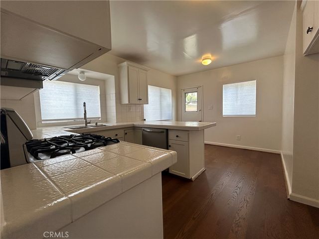 214 E Stocker Street, Glendale, CA 91207