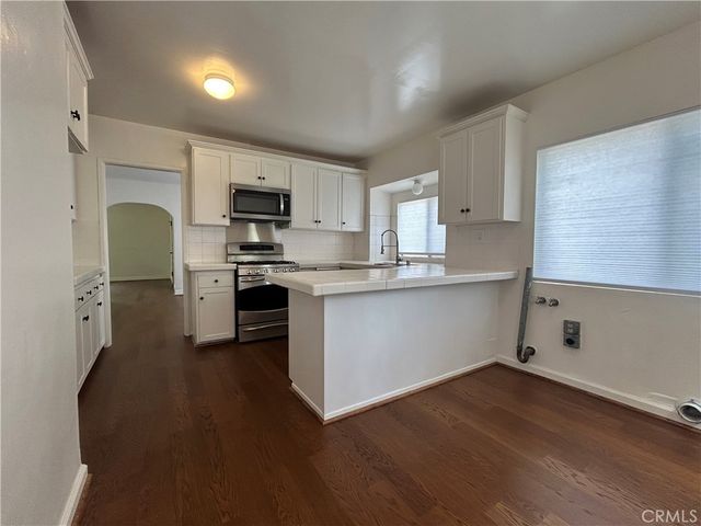 214 E Stocker Street, Glendale, CA 91207