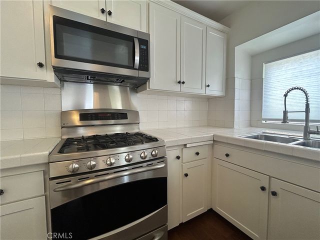 214 E Stocker Street, Glendale, CA 91207