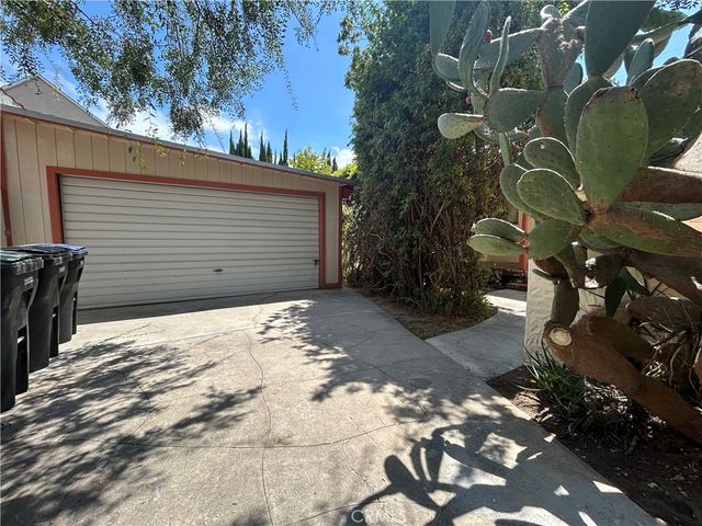 214 E Stocker Street, Glendale, CA 91207