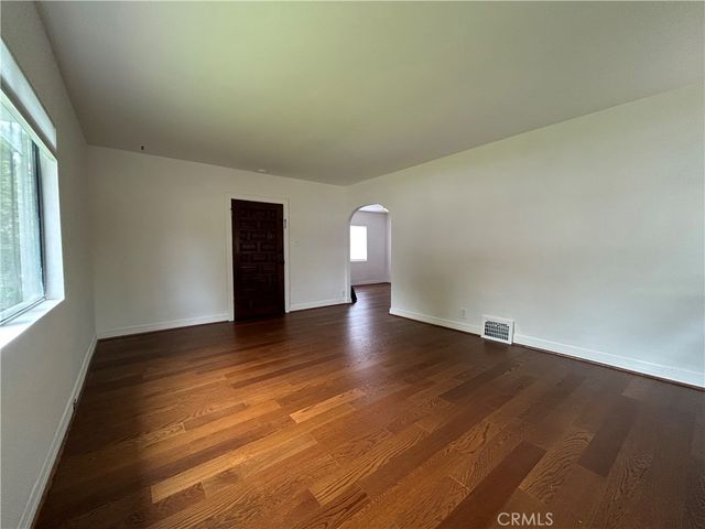 214 E Stocker Street, Glendale, CA 91207