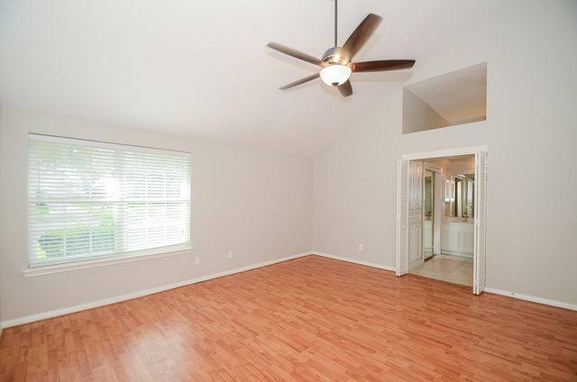 2819 Pineleaf Drive, Sugar Land, TX 77479