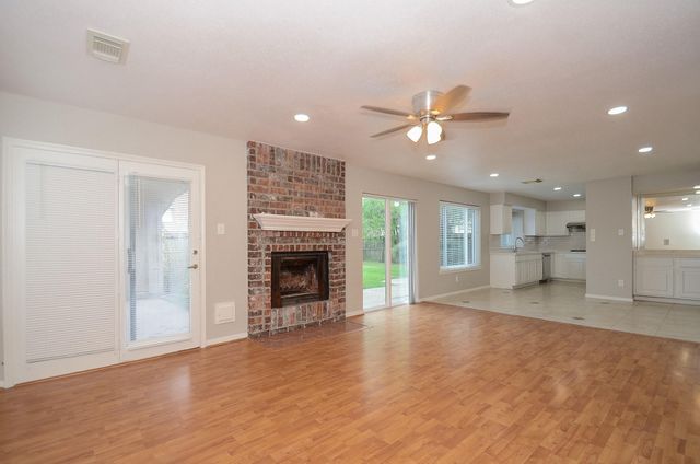 2819 Pineleaf Drive, Sugar Land, TX 77479