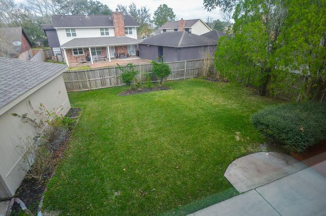2819 Pineleaf Drive, Sugar Land, TX 77479
