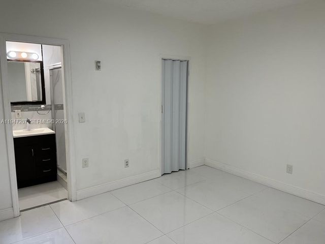 8420 Byron Ave 4, Miami Beach, FL 33141