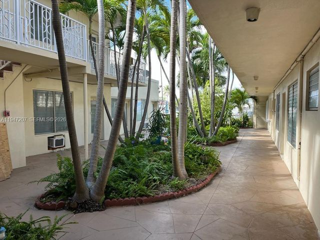 8420 Byron Ave 4, Miami Beach, FL 33141