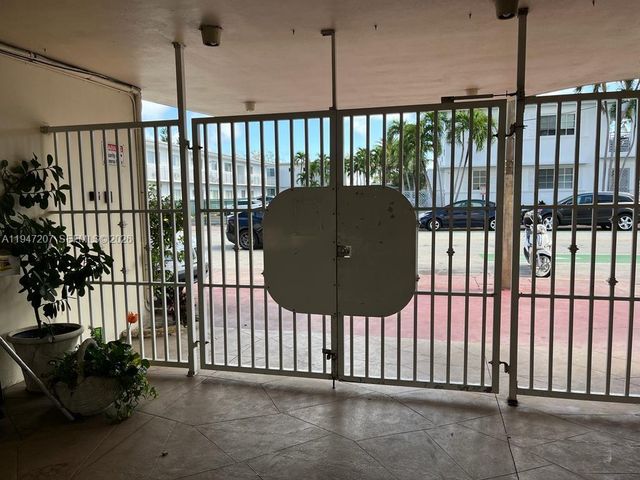 8420 Byron Ave 4, Miami Beach, FL 33141