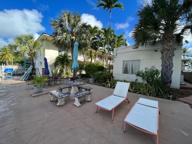 8420 Byron Ave 4, Miami Beach, FL 33141