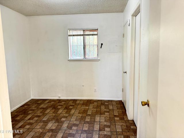 7167 N North Loop Drive, 5, El Paso, TX 79915