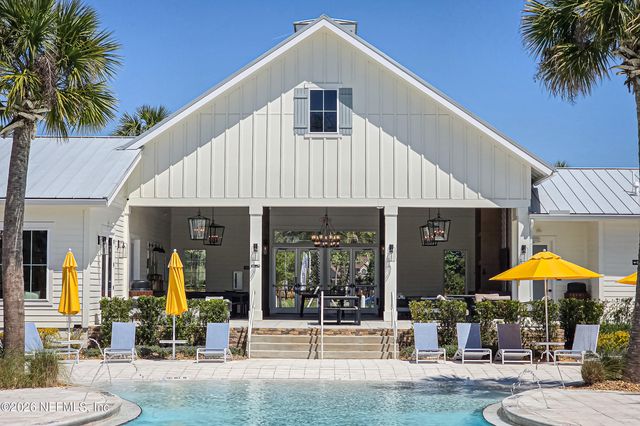 26 HILLENDALE Circle, St. Johns, FL 32259