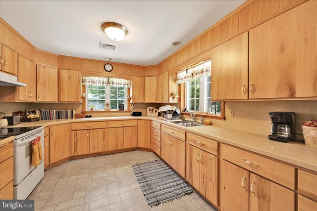 569 TEXTER MOUNTAIN RD, Robesonia, PA 19551
