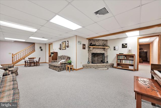 569 TEXTER MOUNTAIN RD, Robesonia, PA 19551