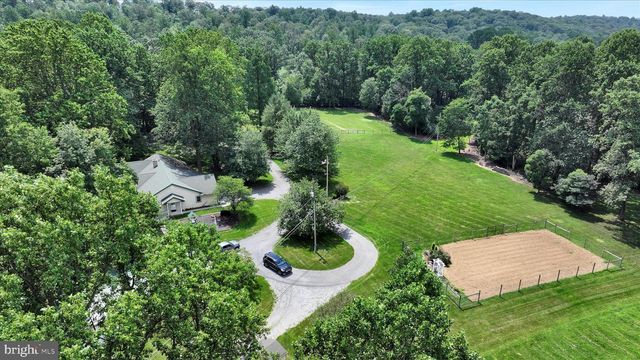 569 TEXTER MOUNTAIN RD, Robesonia, PA 19551