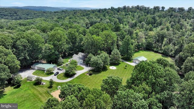569 TEXTER MOUNTAIN RD, Robesonia, PA 19551
