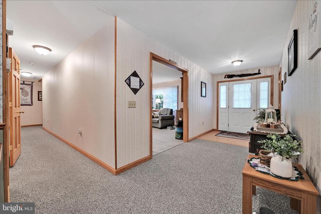 569 TEXTER MOUNTAIN RD, Robesonia, PA 19551