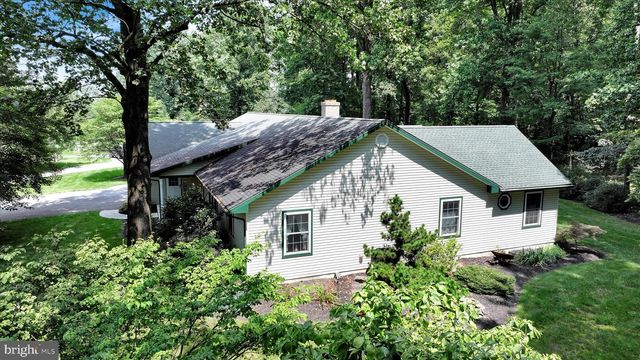 569 TEXTER MOUNTAIN RD, Robesonia, PA 19551