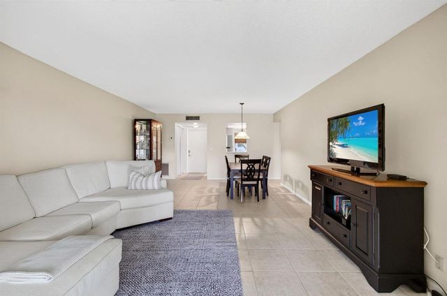 6600 S Oriole Boulevard, Delray Beach, FL 33446