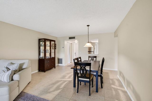 6600 S Oriole Boulevard, Delray Beach, FL 33446