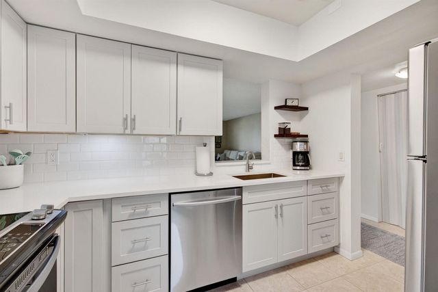 6600 S Oriole Boulevard, Delray Beach, FL 33446