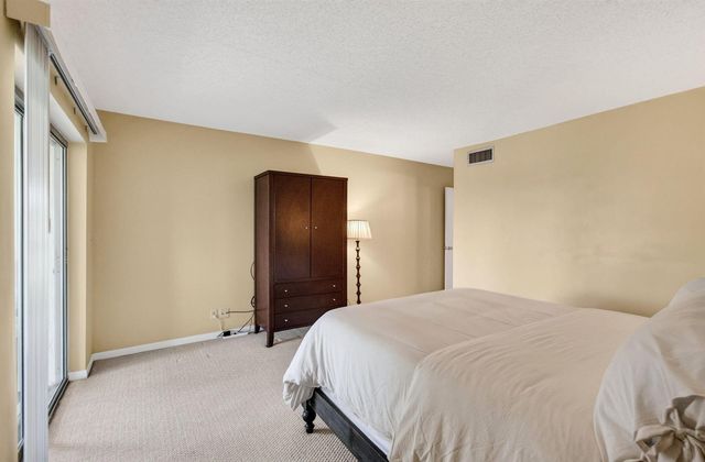 6600 S Oriole Boulevard, Delray Beach, FL 33446