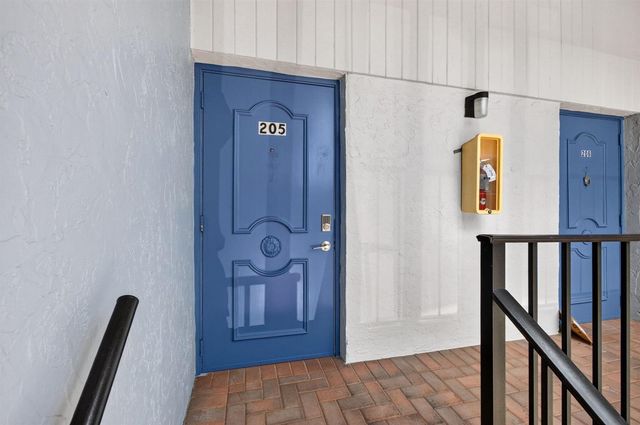 6600 S Oriole Boulevard, Delray Beach, FL 33446