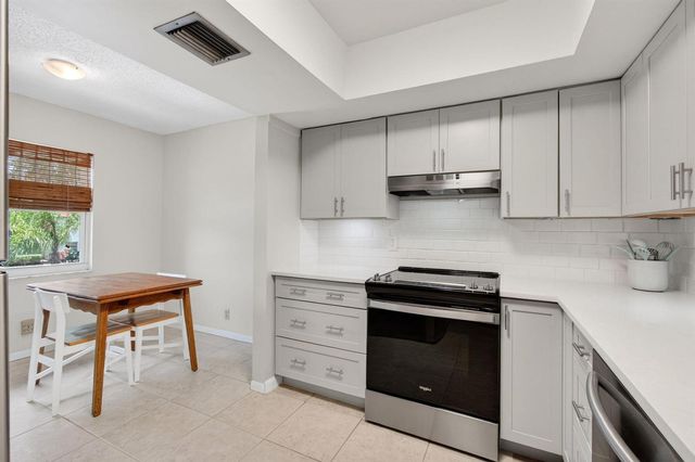 6600 S Oriole Boulevard, Delray Beach, FL 33446
