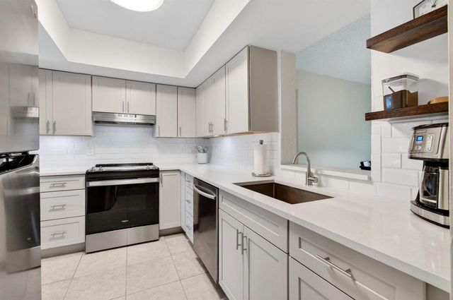 6600 S Oriole Boulevard, Delray Beach, FL 33446