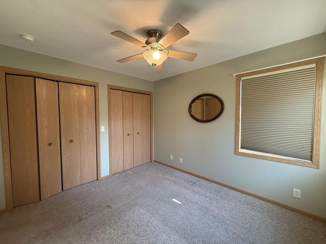 1042 PRIMROSE LANE, Fond Du Lac, WI 54935