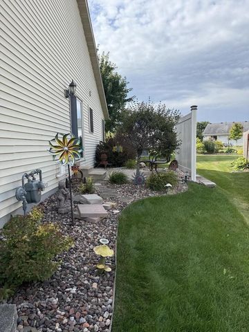 1042 PRIMROSE LANE, Fond Du Lac, WI 54935