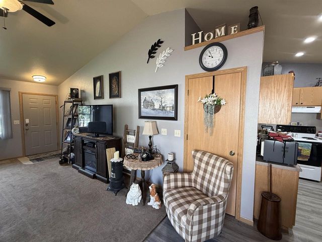 1042 PRIMROSE LANE, Fond Du Lac, WI 54935