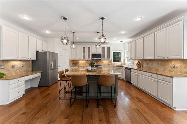 325 Nesbin Court, Kennesaw, GA 30144