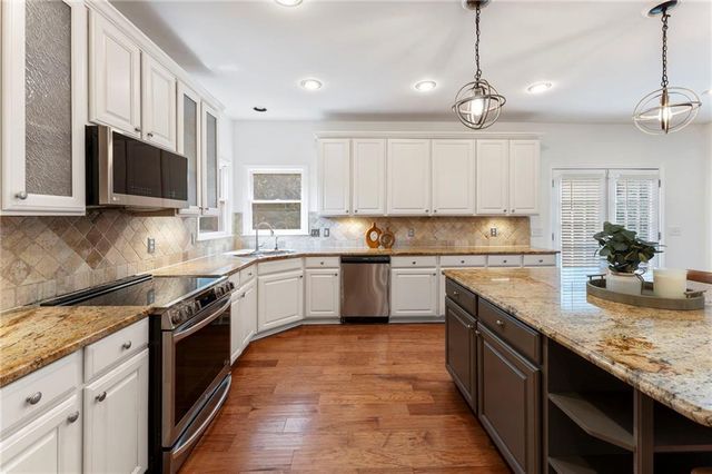 325 Nesbin Court, Kennesaw, GA 30144