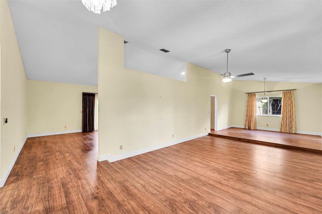 5641 Thornbluff Ave, Davie, FL 33331