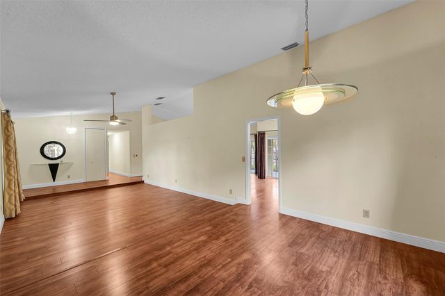 5641 Thornbluff Ave, Davie, FL 33331