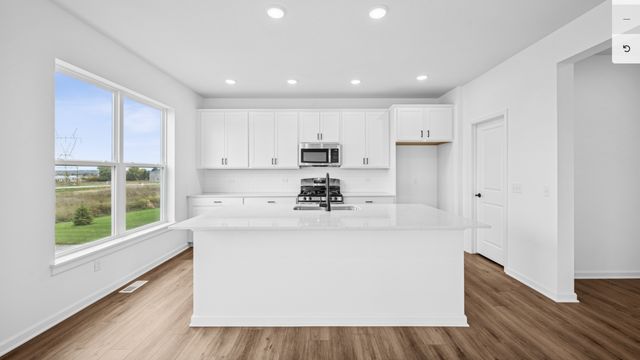 1673 Tyrone Drive, Shakopee, MN 55379