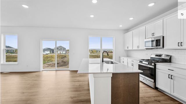 1673 Tyrone Drive, Shakopee, MN 55379