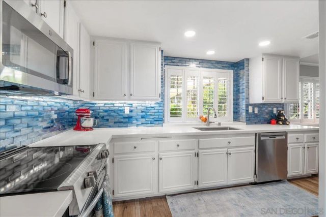 3266 San Helena Dr, Oceanside, CA 92056